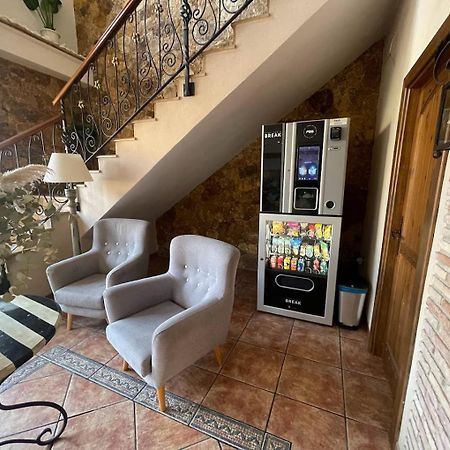 Hostal La Posada Torrellano Bagian luar foto