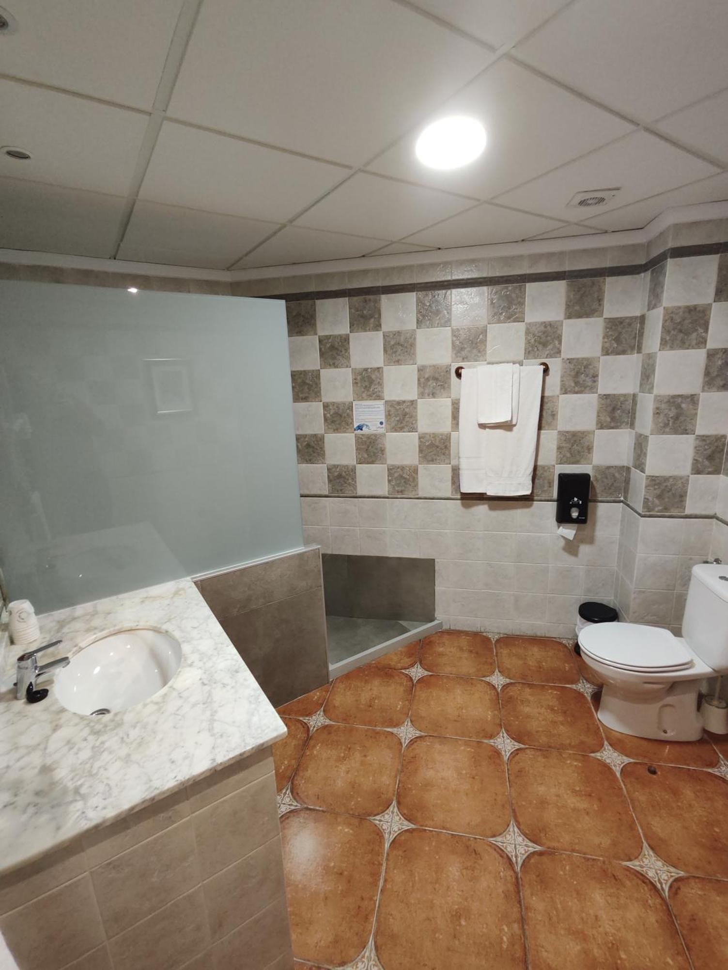 Hostal La Posada Torrellano Bagian luar foto