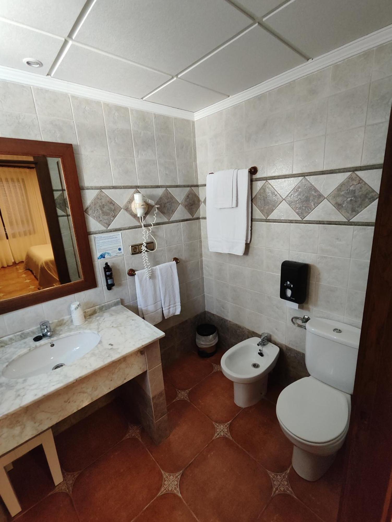Hostal La Posada Torrellano Bagian luar foto