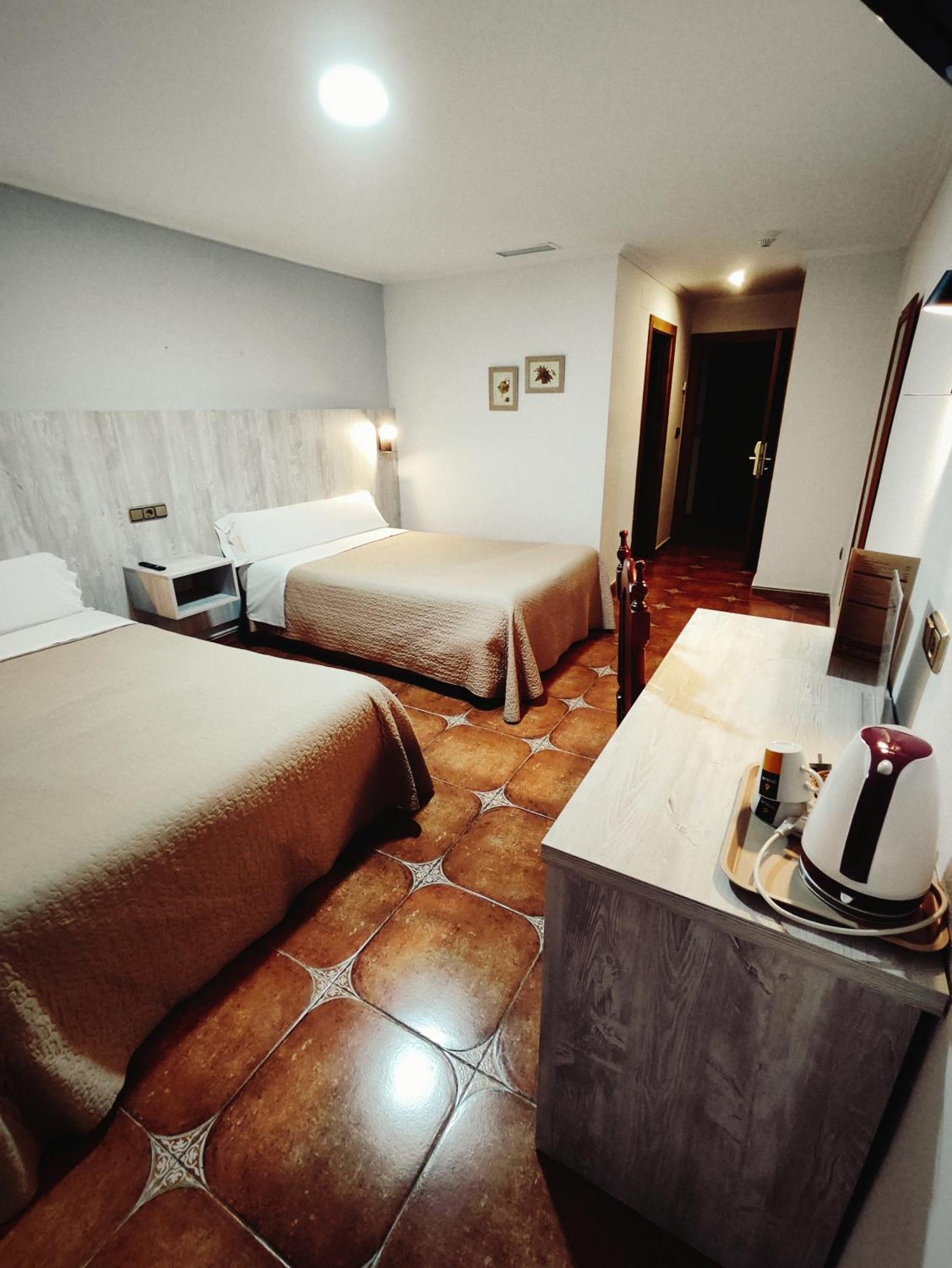 Hostal La Posada Torrellano Bagian luar foto