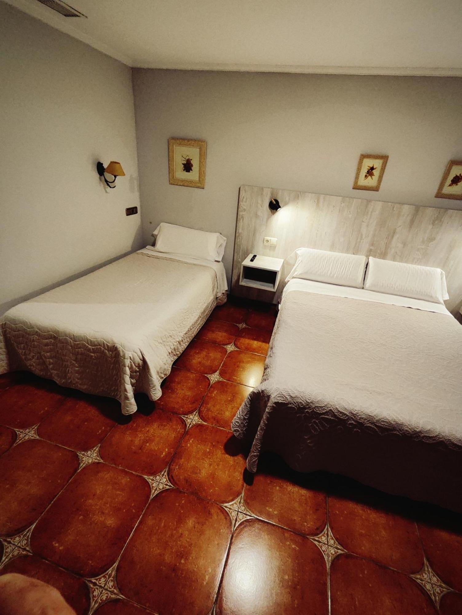 Hostal La Posada Torrellano Bagian luar foto