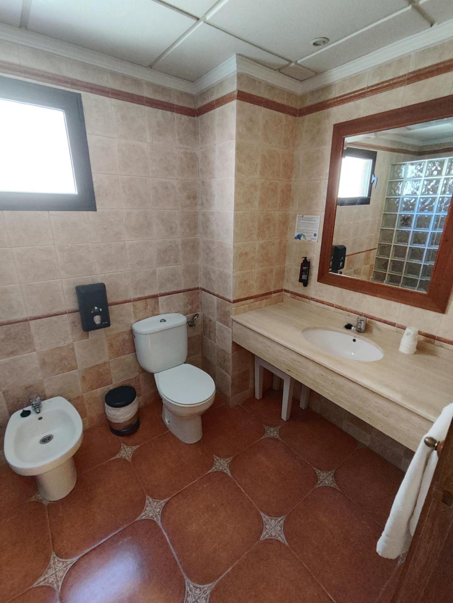 Hostal La Posada Torrellano Bagian luar foto