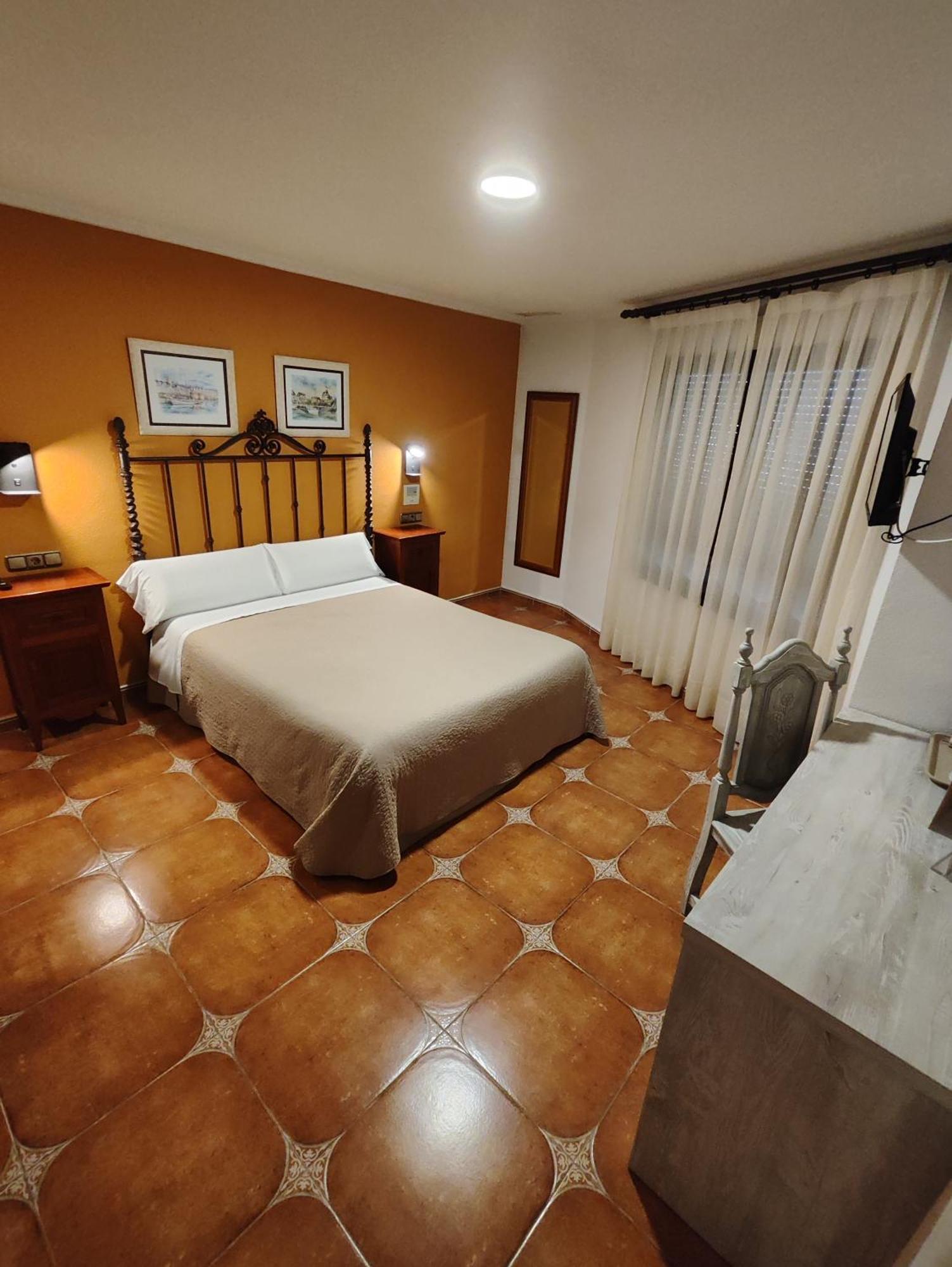 Hostal La Posada Torrellano Bagian luar foto