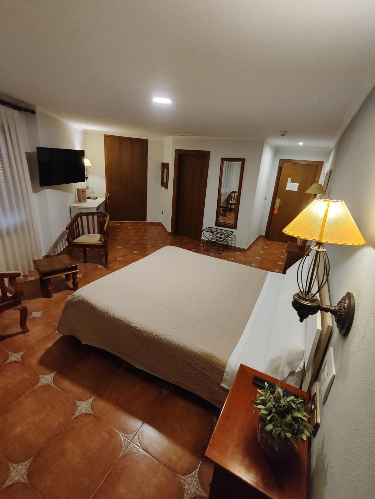 Hostal La Posada Torrellano Bagian luar foto