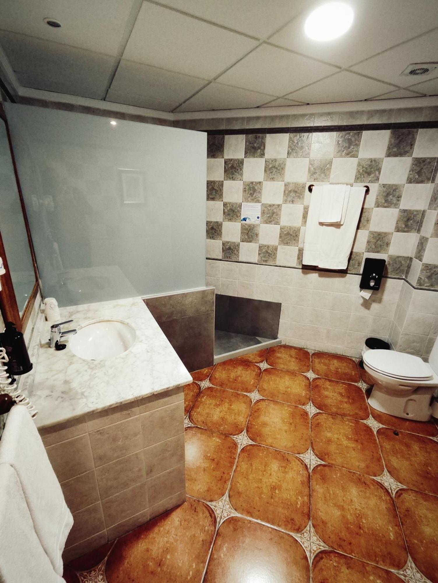 Hostal La Posada Torrellano Bagian luar foto