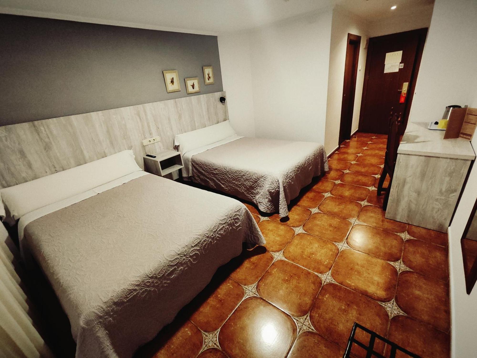 Hostal La Posada Torrellano Bagian luar foto