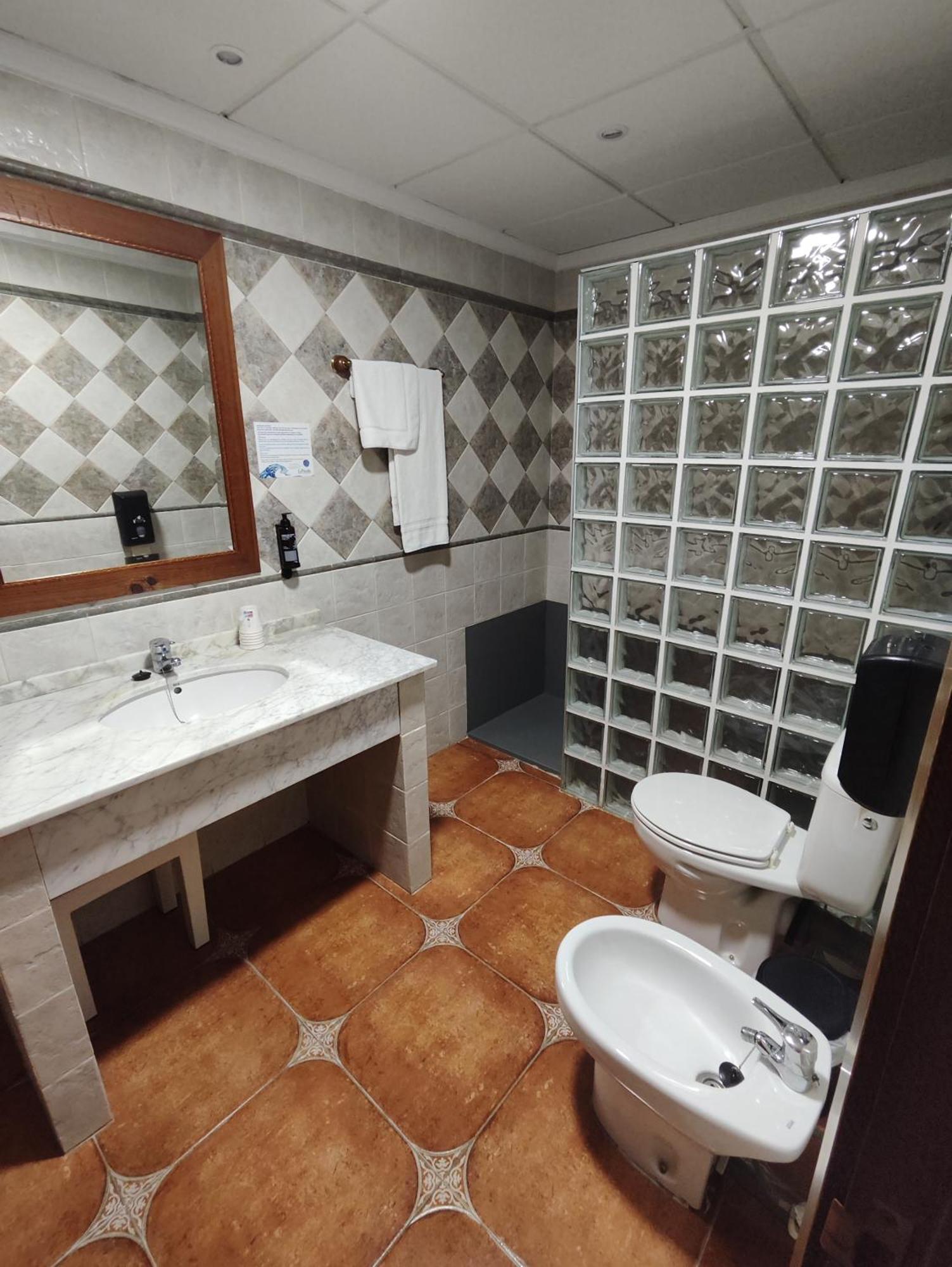 Hostal La Posada Torrellano Bagian luar foto