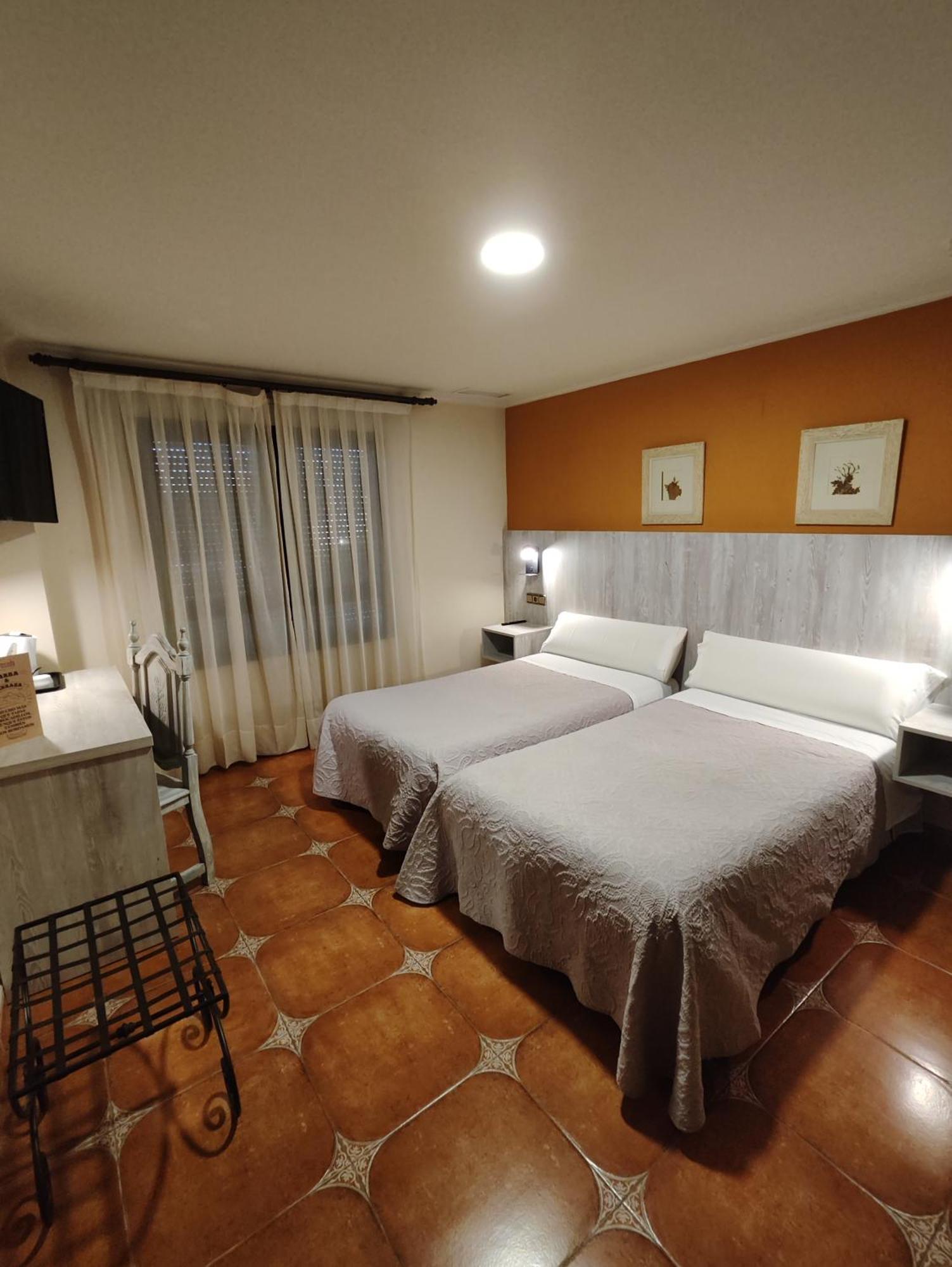 Hostal La Posada Torrellano Bagian luar foto
