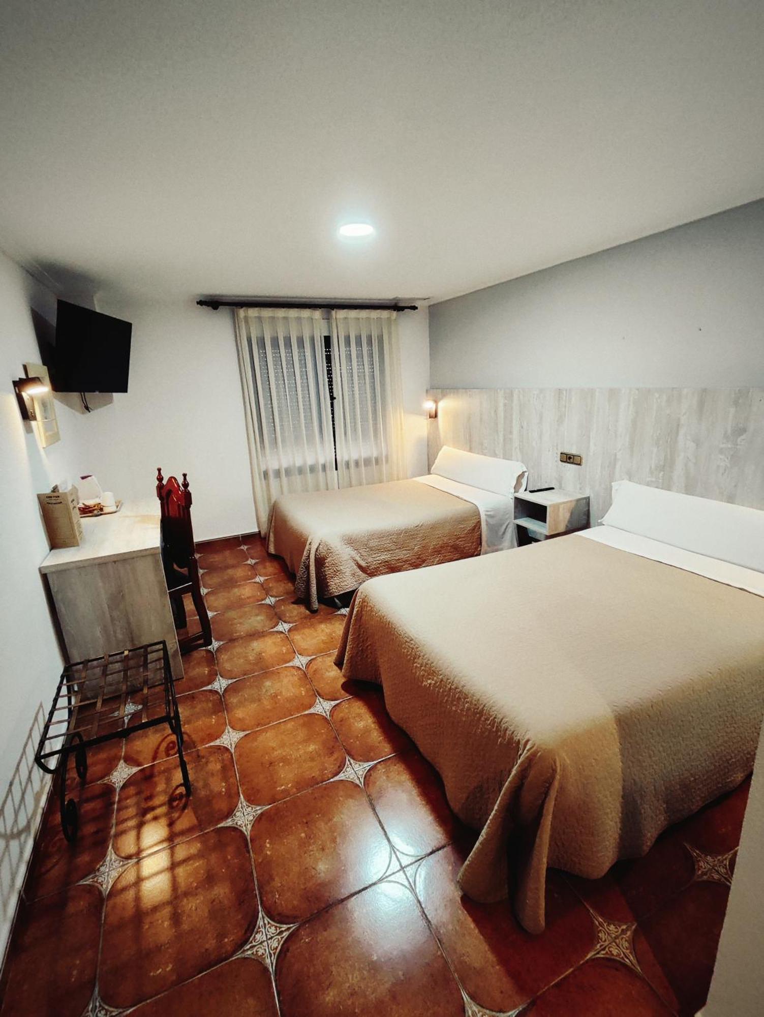 Hostal La Posada Torrellano Bagian luar foto